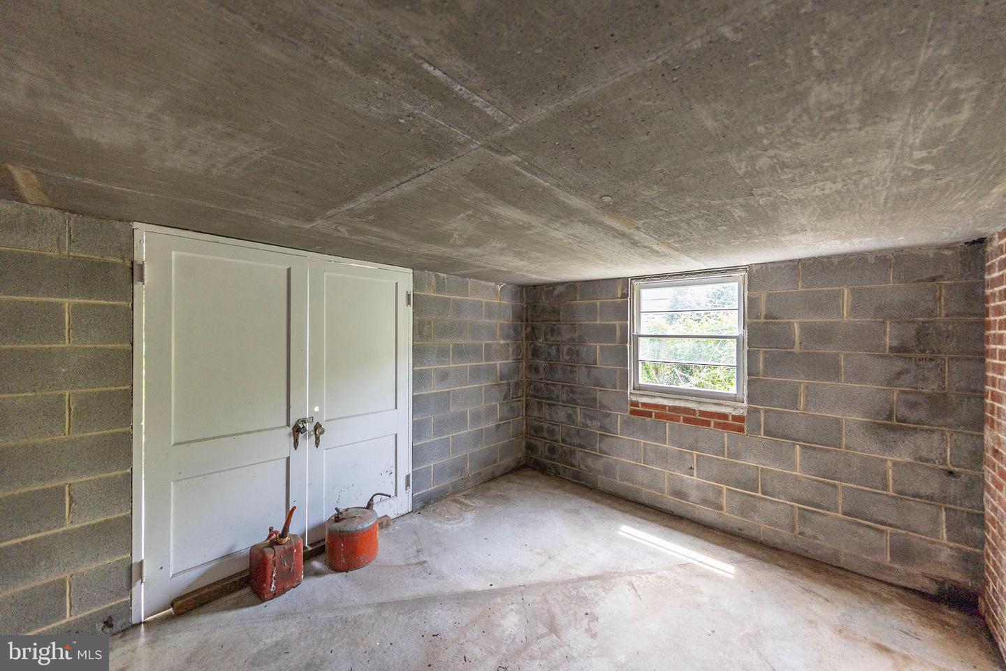 423 W MONMOUTH ST, WINCHESTER, Virginia 22601, 3 Bedrooms Bedrooms, ,2 BathroomsBathrooms,Residential,For sale,423 W MONMOUTH ST,VAWI2007646 MLS # VAWI2007646