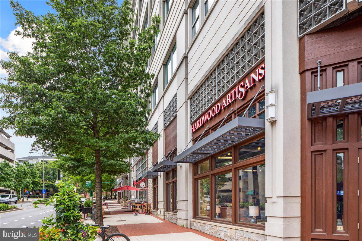 2922 S BUCHANAN ST #C1, ARLINGTON, Virginia 22206, 2 Bedrooms Bedrooms, ,1 BathroomBathrooms,Residential,For sale,2922 S BUCHANAN ST #C1,VAAR2057220 MLS # VAAR2057220