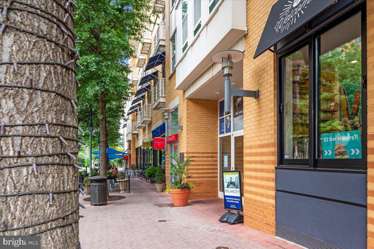 2922 S BUCHANAN ST #C1, ARLINGTON, Virginia 22206, 2 Bedrooms Bedrooms, ,1 BathroomBathrooms,Residential,For sale,2922 S BUCHANAN ST #C1,VAAR2057220 MLS # VAAR2057220