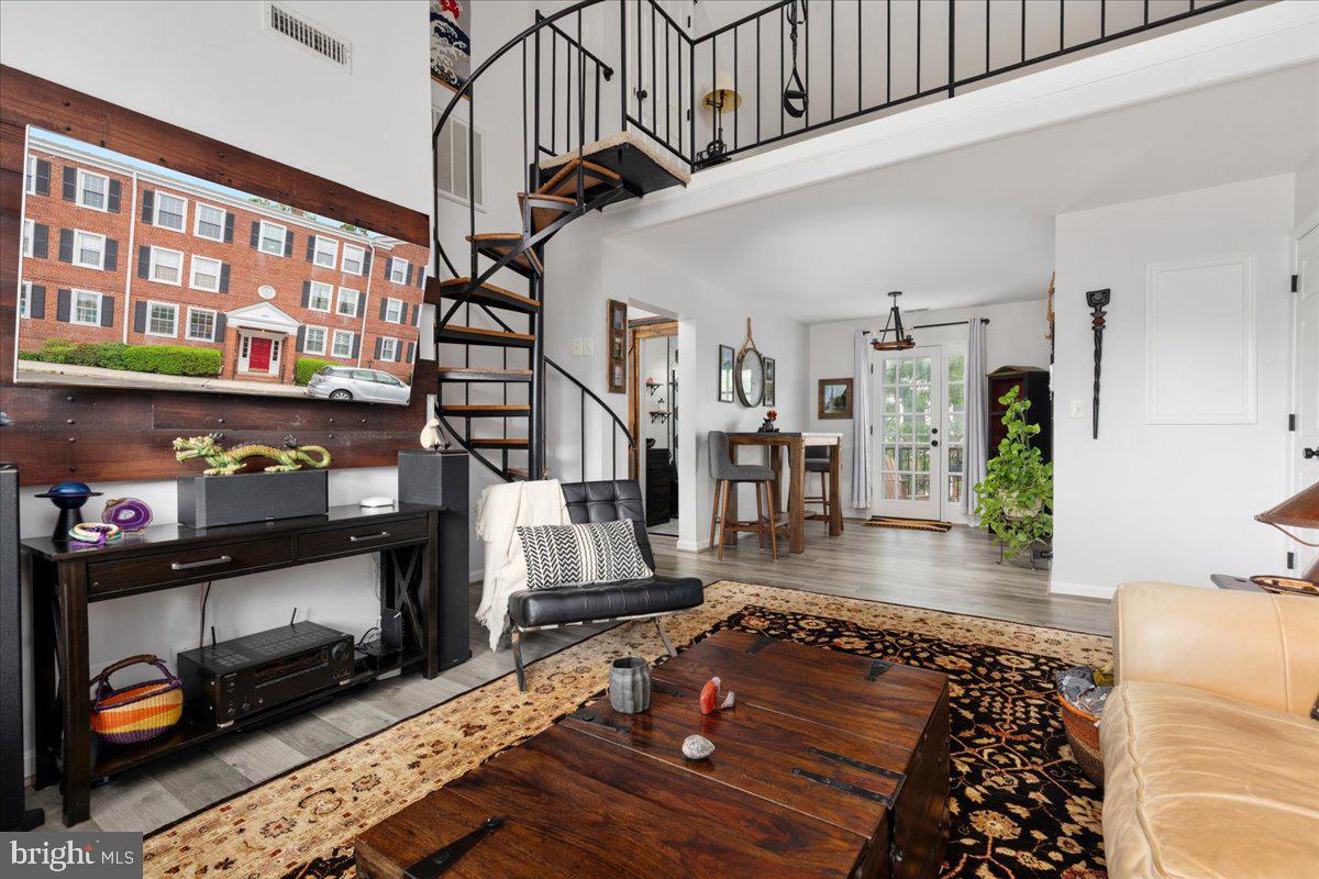2922 S BUCHANAN ST #C1, ARLINGTON, Virginia 22206, 2 Bedrooms Bedrooms, ,1 BathroomBathrooms,Residential,For sale,2922 S BUCHANAN ST #C1,VAAR2057220 MLS # VAAR2057220