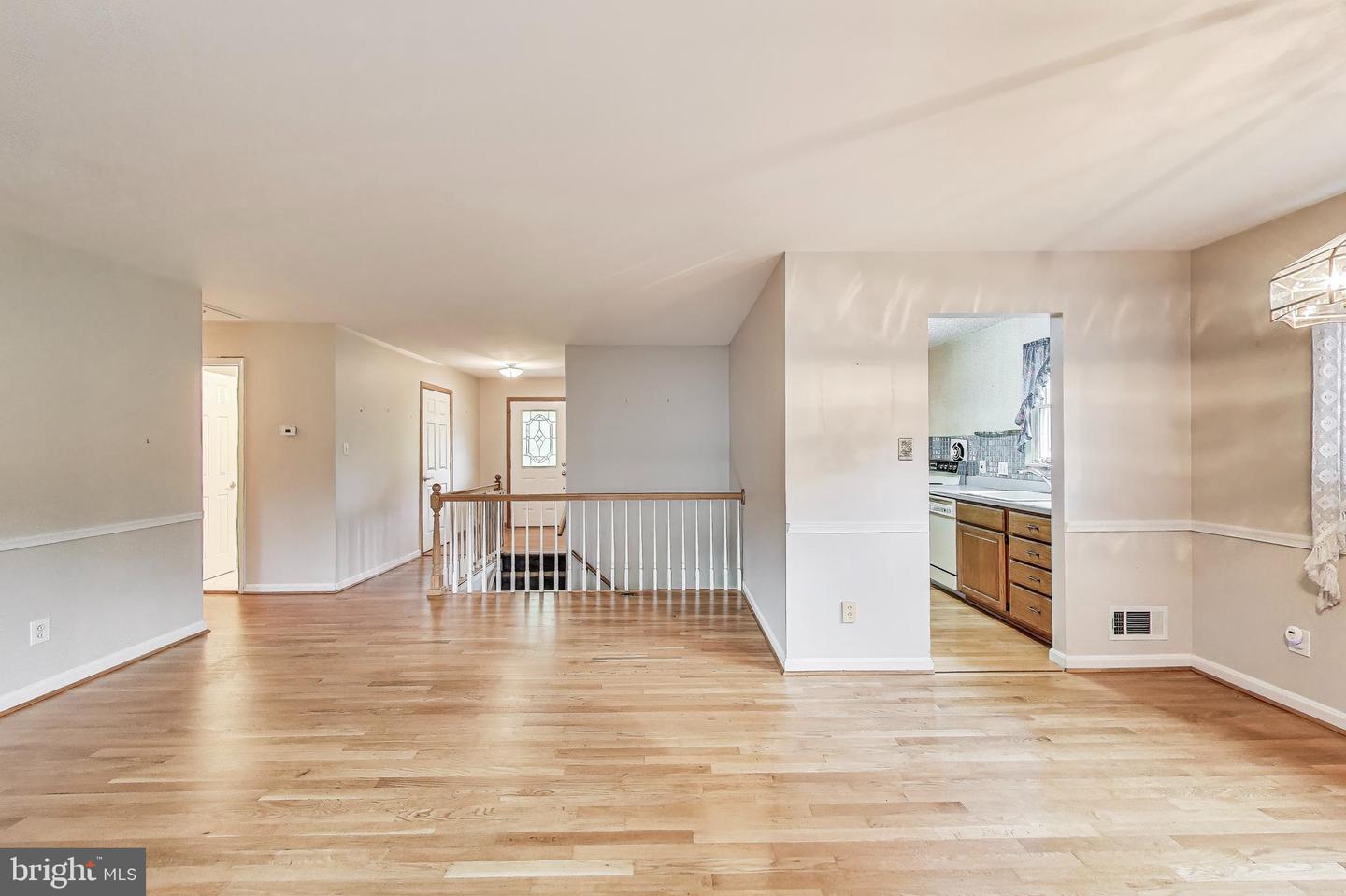4951 ROSLYN RD, ANNANDALE, Virginia 22003, 4 Bedrooms Bedrooms, ,3 BathroomsBathrooms,Residential,For sale,4951 ROSLYN RD,VAFX2239466 MLS # VAFX2239466