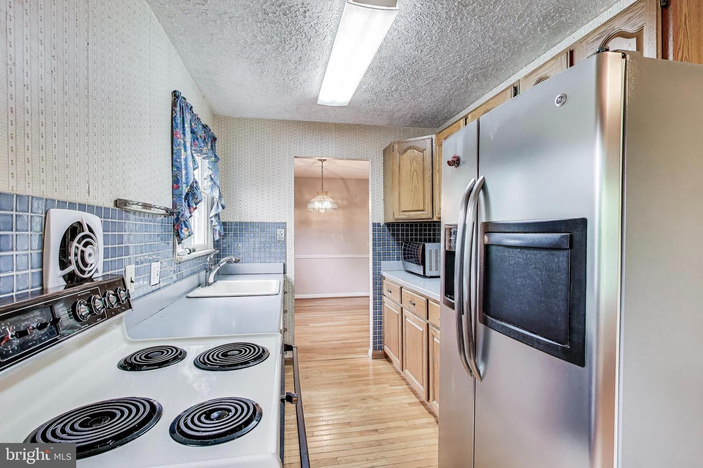 4951 ROSLYN RD, ANNANDALE, Virginia 22003, 4 Bedrooms Bedrooms, ,3 BathroomsBathrooms,Residential,For sale,4951 ROSLYN RD,VAFX2239466 MLS # VAFX2239466