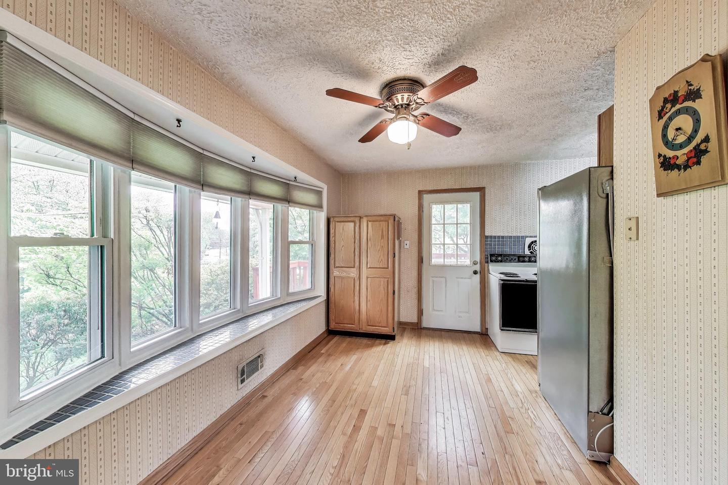 4951 ROSLYN RD, ANNANDALE, Virginia 22003, 4 Bedrooms Bedrooms, ,3 BathroomsBathrooms,Residential,For sale,4951 ROSLYN RD,VAFX2239466 MLS # VAFX2239466