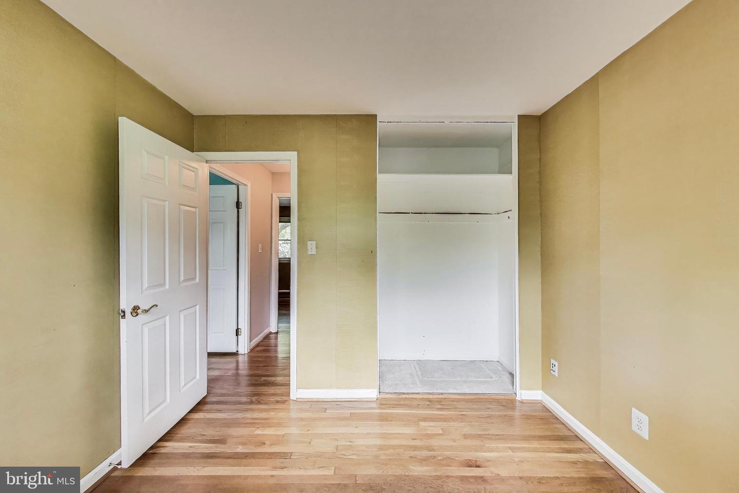 4951 ROSLYN RD, ANNANDALE, Virginia 22003, 4 Bedrooms Bedrooms, ,3 BathroomsBathrooms,Residential,For sale,4951 ROSLYN RD,VAFX2239466 MLS # VAFX2239466