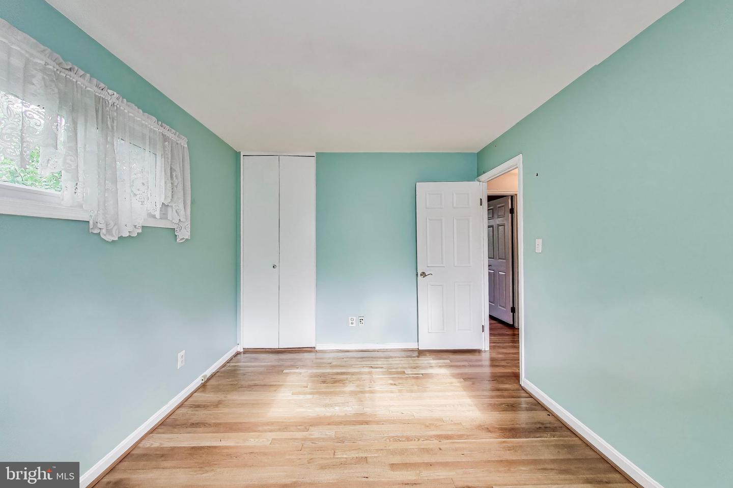 4951 ROSLYN RD, ANNANDALE, Virginia 22003, 4 Bedrooms Bedrooms, ,3 BathroomsBathrooms,Residential,For sale,4951 ROSLYN RD,VAFX2239466 MLS # VAFX2239466