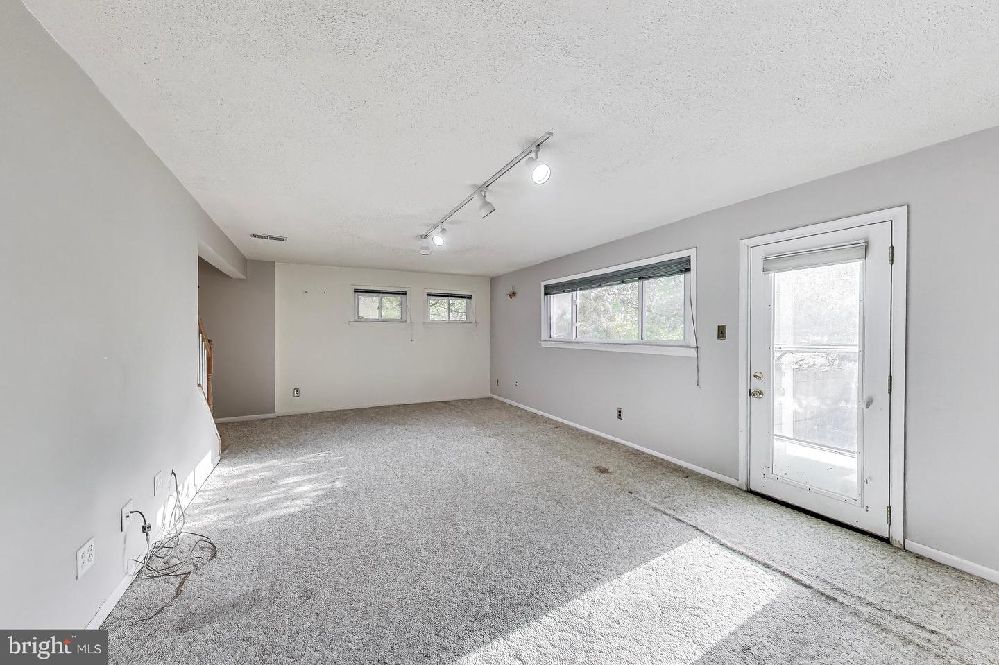4951 ROSLYN RD, ANNANDALE, Virginia 22003, 4 Bedrooms Bedrooms, ,3 BathroomsBathrooms,Residential,For sale,4951 ROSLYN RD,VAFX2239466 MLS # VAFX2239466