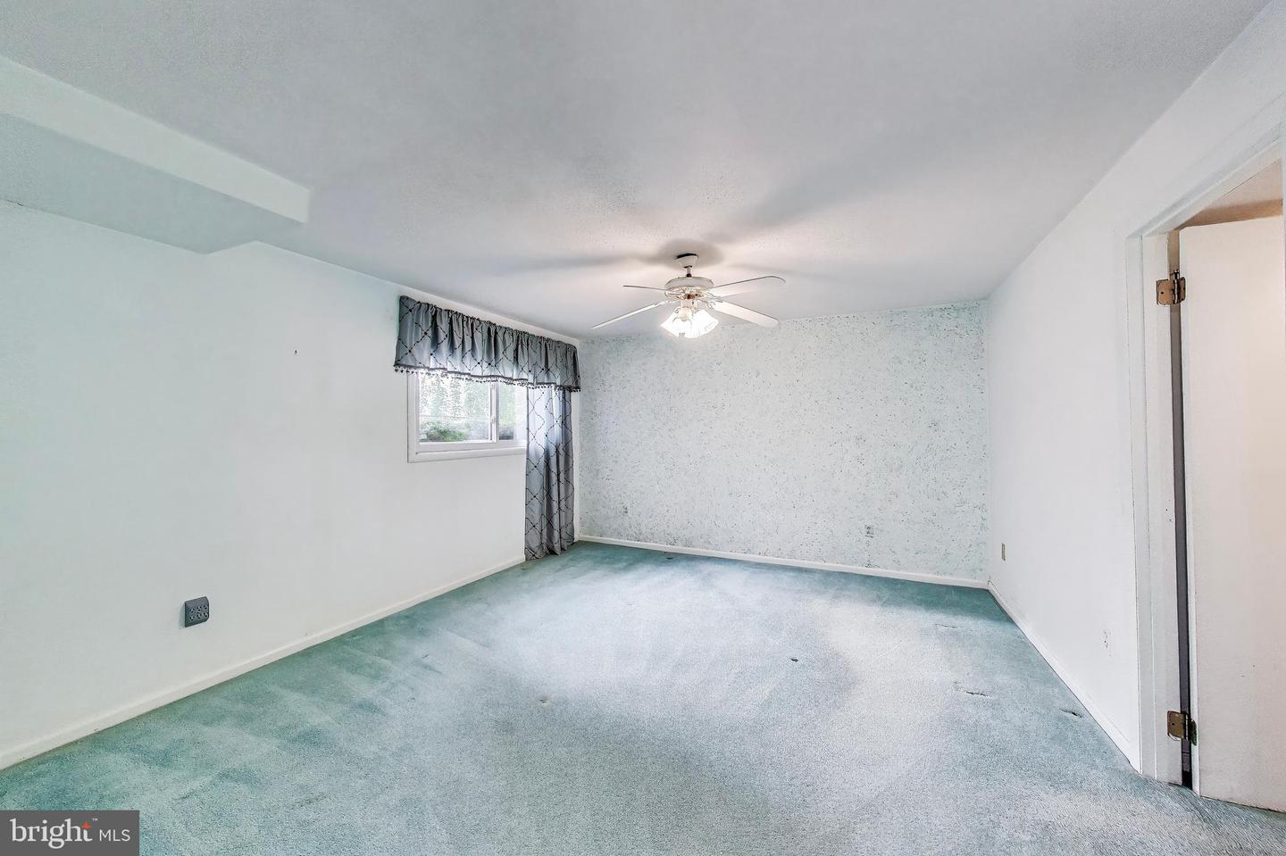 4951 ROSLYN RD, ANNANDALE, Virginia 22003, 4 Bedrooms Bedrooms, ,3 BathroomsBathrooms,Residential,For sale,4951 ROSLYN RD,VAFX2239466 MLS # VAFX2239466