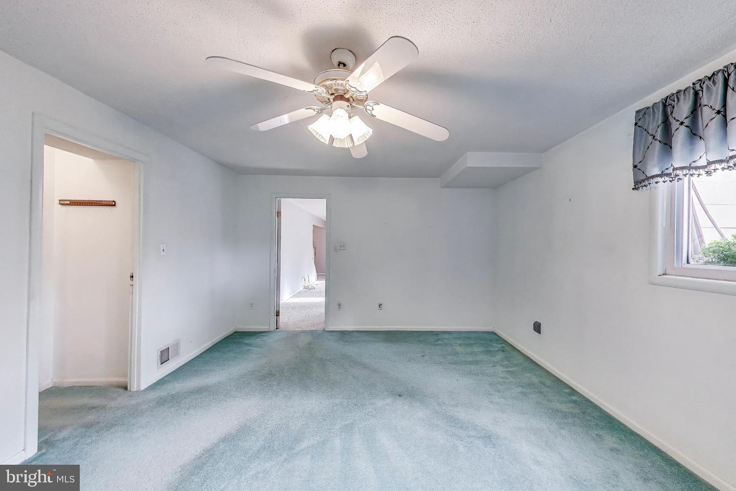 4951 ROSLYN RD, ANNANDALE, Virginia 22003, 4 Bedrooms Bedrooms, ,3 BathroomsBathrooms,Residential,For sale,4951 ROSLYN RD,VAFX2239466 MLS # VAFX2239466
