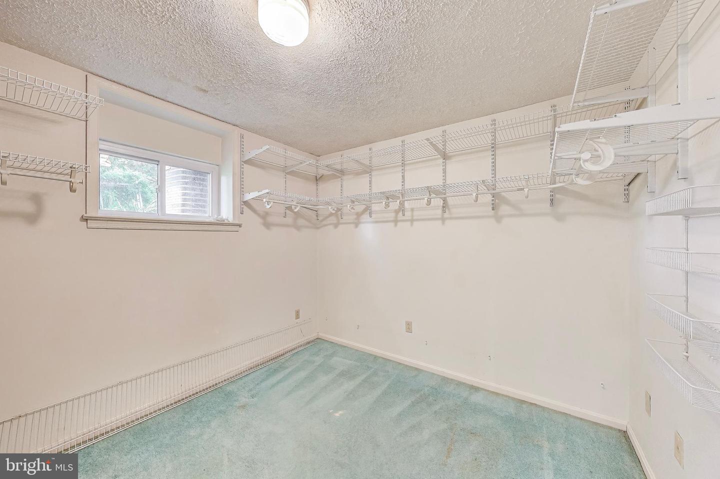 4951 ROSLYN RD, ANNANDALE, Virginia 22003, 4 Bedrooms Bedrooms, ,3 BathroomsBathrooms,Residential,For sale,4951 ROSLYN RD,VAFX2239466 MLS # VAFX2239466