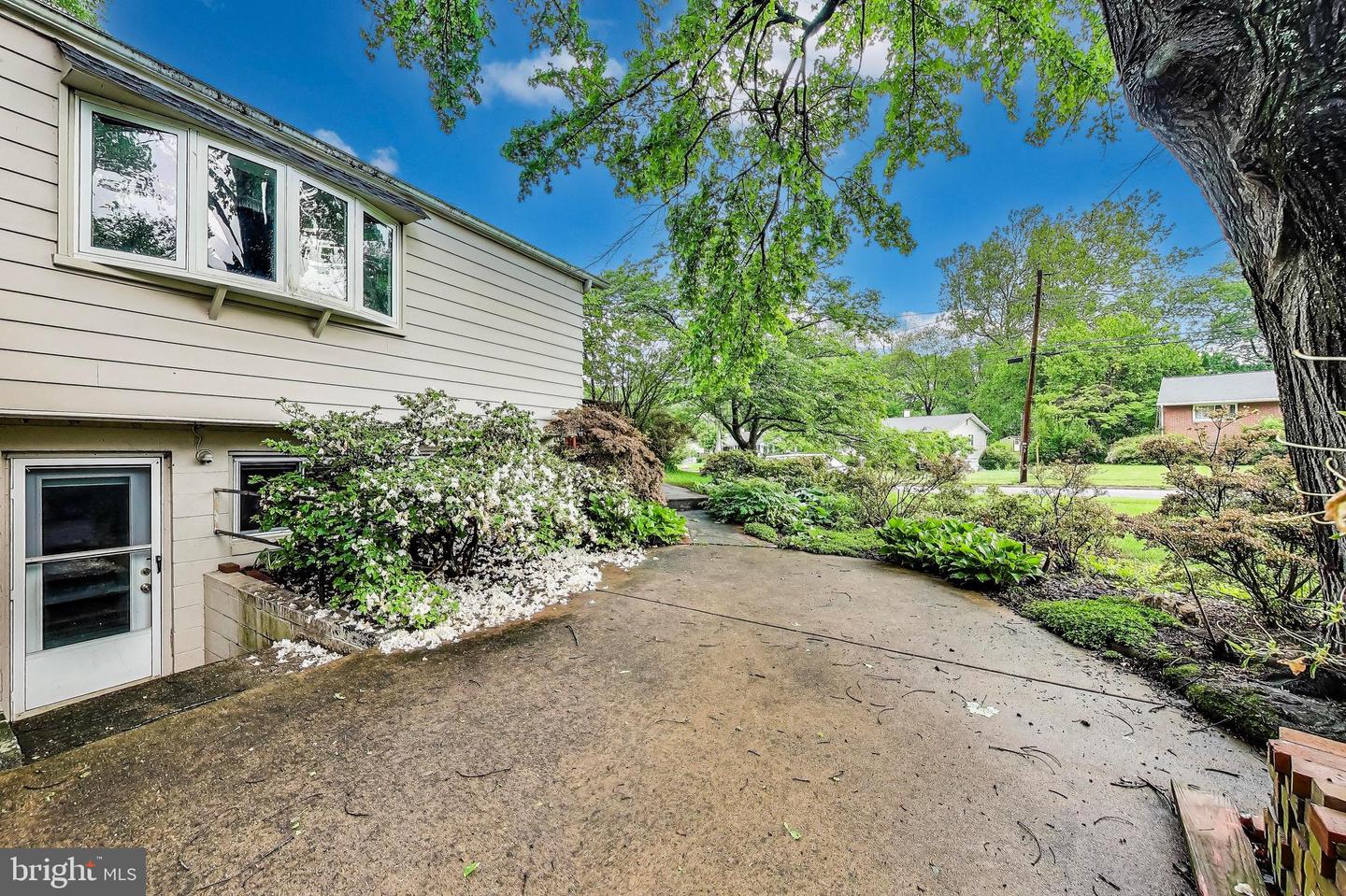 4951 ROSLYN RD, ANNANDALE, Virginia 22003, 4 Bedrooms Bedrooms, ,3 BathroomsBathrooms,Residential,For sale,4951 ROSLYN RD,VAFX2239466 MLS # VAFX2239466