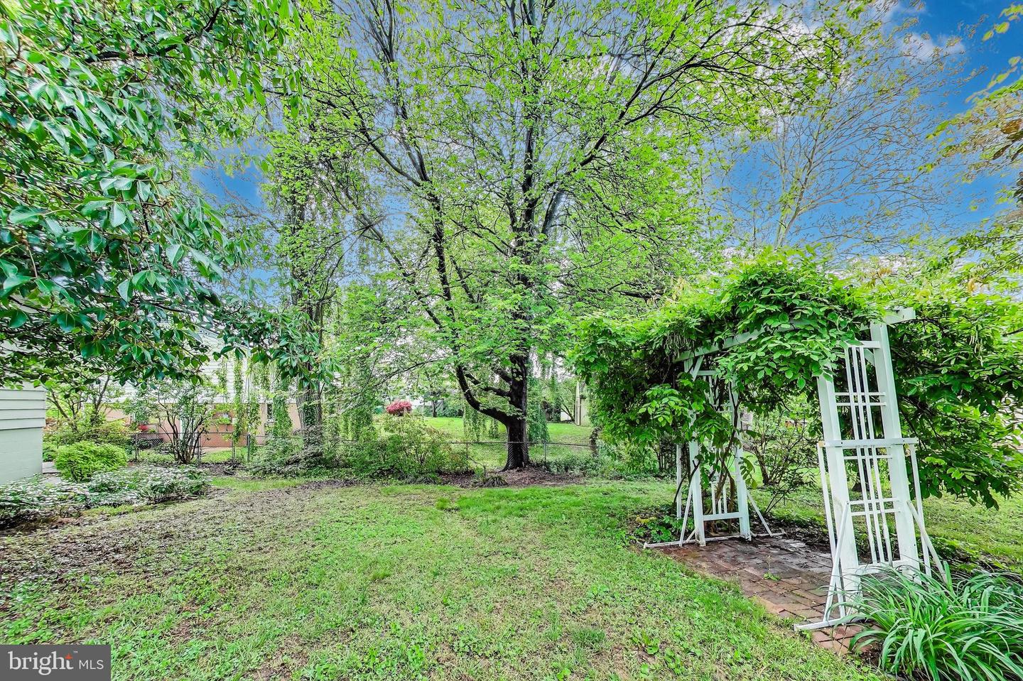 4951 ROSLYN RD, ANNANDALE, Virginia 22003, 4 Bedrooms Bedrooms, ,3 BathroomsBathrooms,Residential,For sale,4951 ROSLYN RD,VAFX2239466 MLS # VAFX2239466