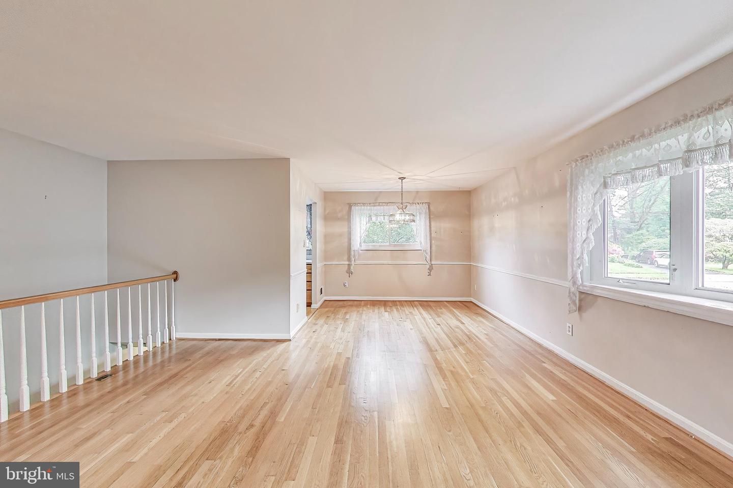 4951 ROSLYN RD, ANNANDALE, Virginia 22003, 4 Bedrooms Bedrooms, ,3 BathroomsBathrooms,Residential,For sale,4951 ROSLYN RD,VAFX2239466 MLS # VAFX2239466