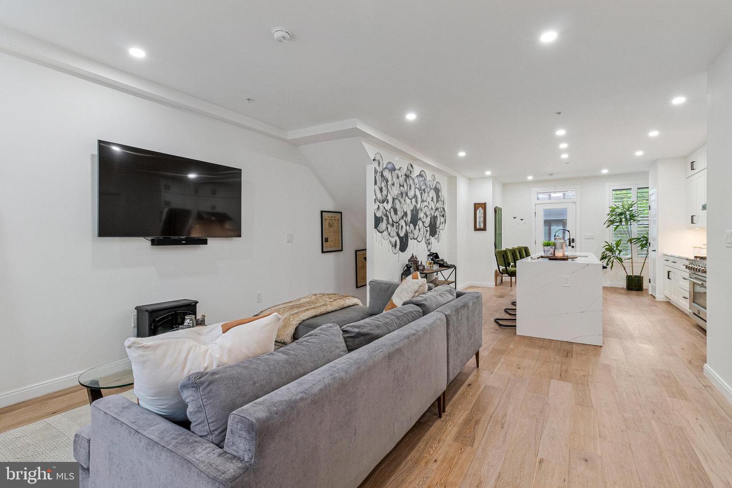 1440 OAK ST NW #1, WASHINGTON, District Of Columbia 20010, 2 Bedrooms Bedrooms, ,2 BathroomsBathrooms,Residential,For sale,1440 OAK ST NW #1,DCDC2199660 MLS # DCDC2199660