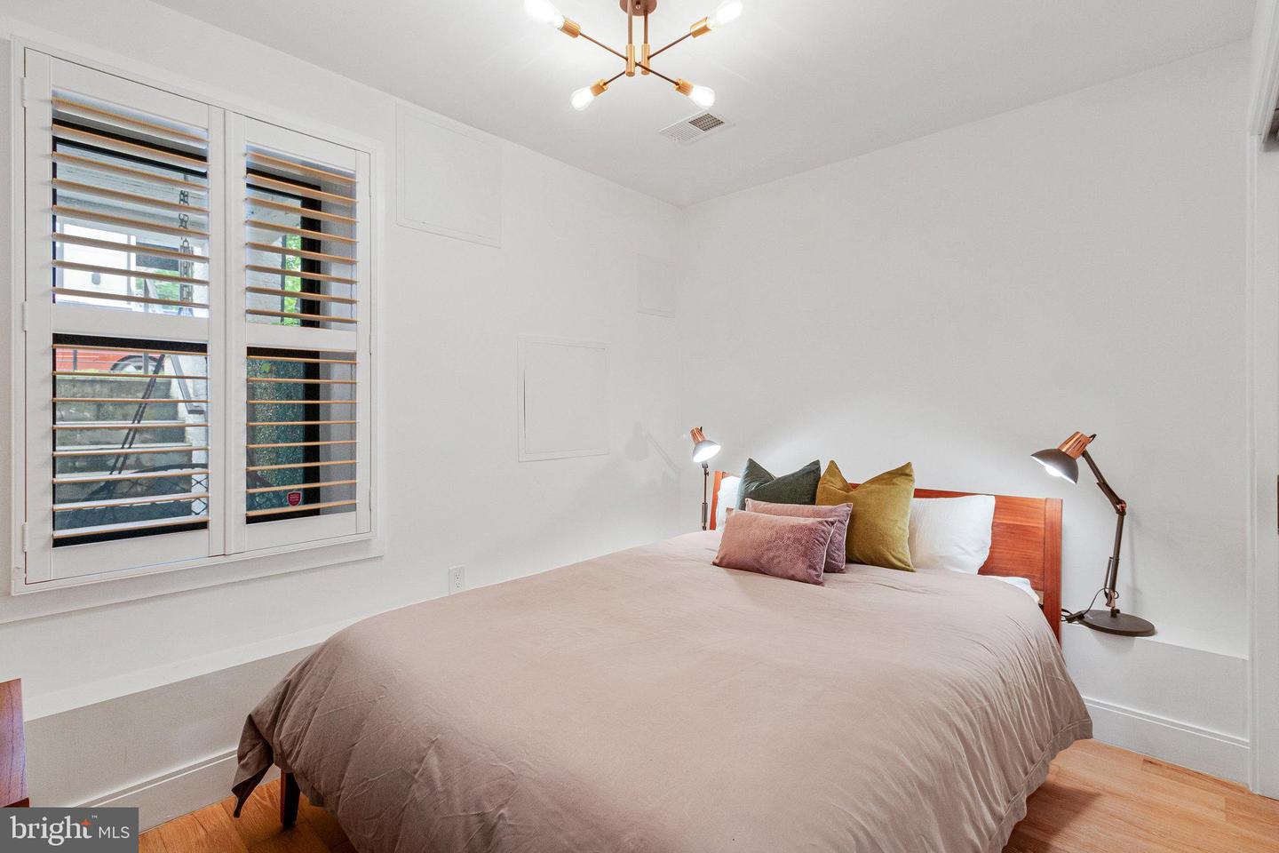 1440 OAK ST NW #1, WASHINGTON, District Of Columbia 20010, 2 Bedrooms Bedrooms, ,2 BathroomsBathrooms,Residential,For sale,1440 OAK ST NW #1,DCDC2199660 MLS # DCDC2199660
