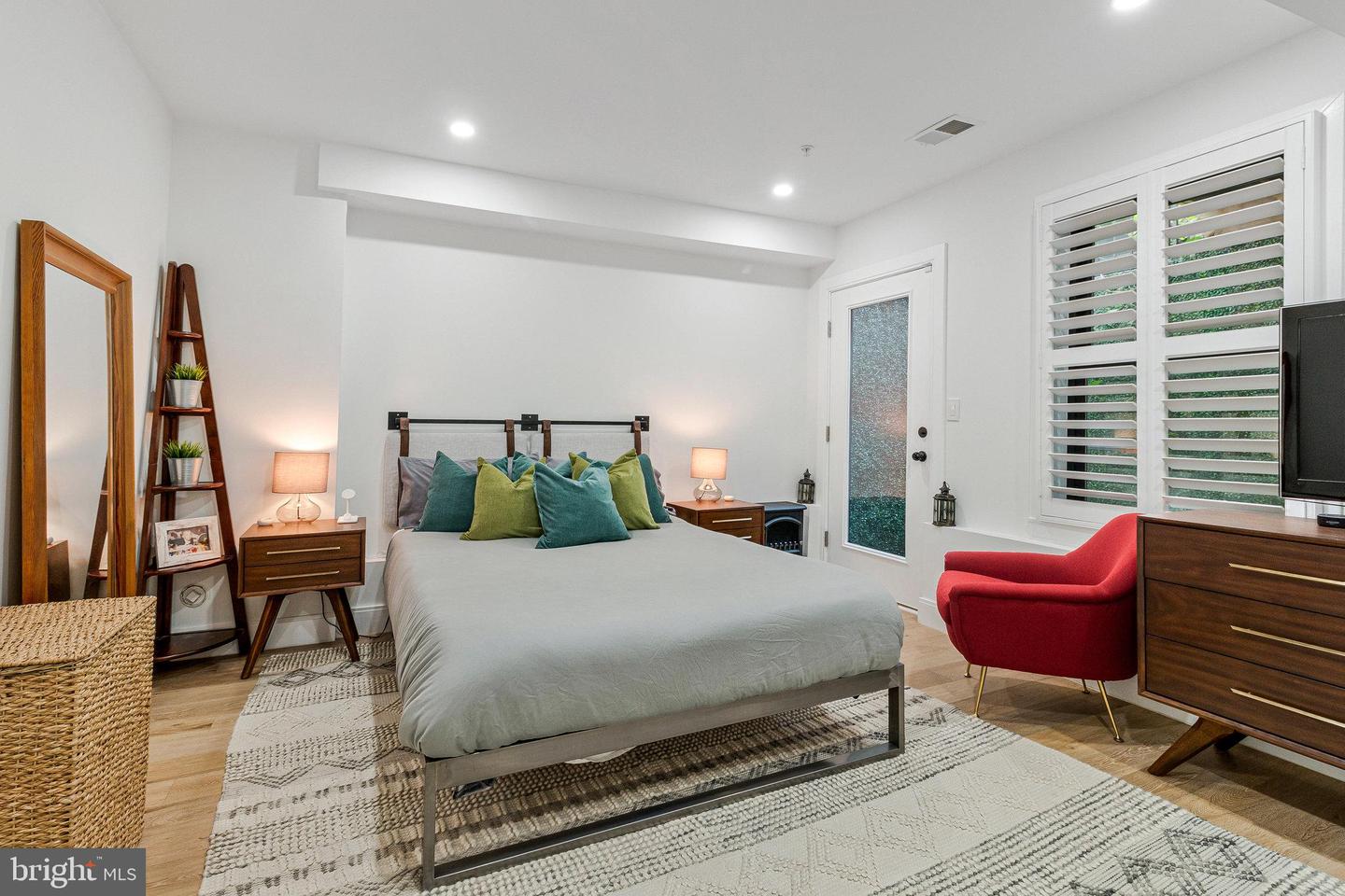 1440 OAK ST NW #1, WASHINGTON, District Of Columbia 20010, 2 Bedrooms Bedrooms, ,2 BathroomsBathrooms,Residential,For sale,1440 OAK ST NW #1,DCDC2199660 MLS # DCDC2199660