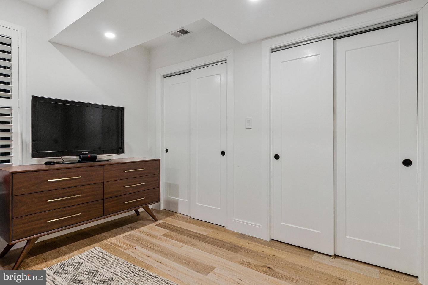 1440 OAK ST NW #1, WASHINGTON, District Of Columbia 20010, 2 Bedrooms Bedrooms, ,2 BathroomsBathrooms,Residential,For sale,1440 OAK ST NW #1,DCDC2199660 MLS # DCDC2199660