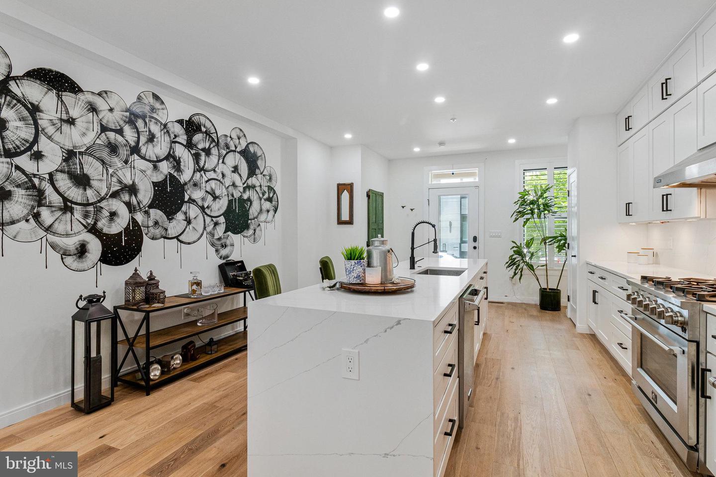 1440 OAK ST NW #1, WASHINGTON, District Of Columbia 20010, 2 Bedrooms Bedrooms, ,2 BathroomsBathrooms,Residential,For sale,1440 OAK ST NW #1,DCDC2199660 MLS # DCDC2199660
