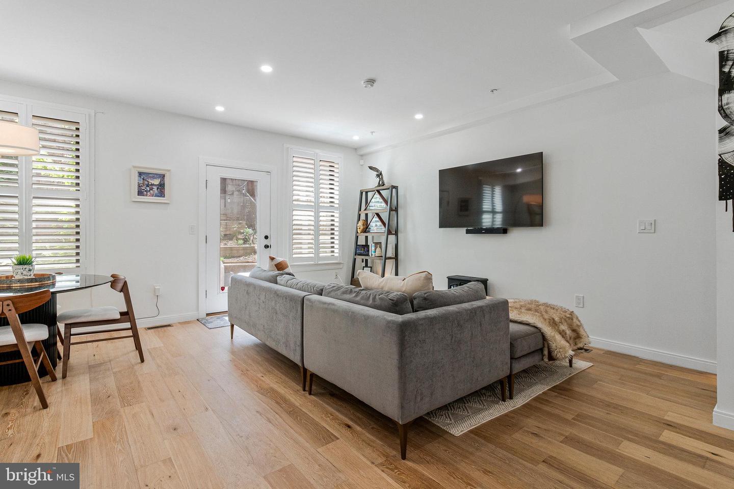 1440 OAK ST NW #1, WASHINGTON, District Of Columbia 20010, 2 Bedrooms Bedrooms, ,2 BathroomsBathrooms,Residential,For sale,1440 OAK ST NW #1,DCDC2199660 MLS # DCDC2199660