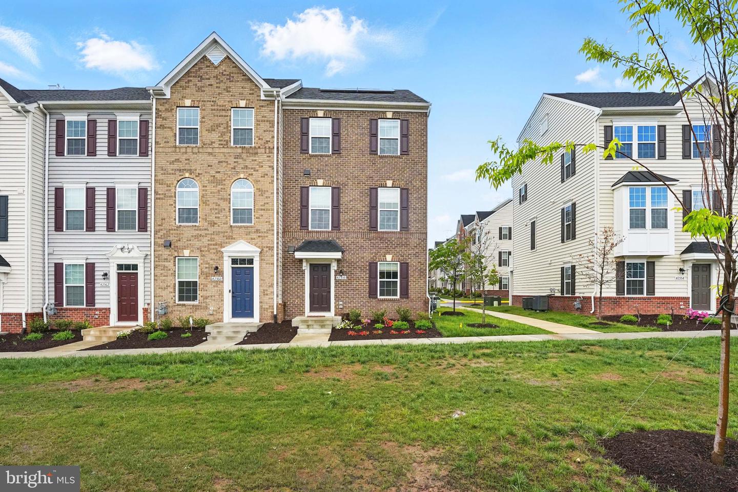 42558 ANTONIA TER, STERLING, Virginia 20166, 4 Bedrooms Bedrooms, ,3 BathroomsBathrooms,Residential,For sale,42558 ANTONIA TER,VALO2095902 MLS # VALO2095902