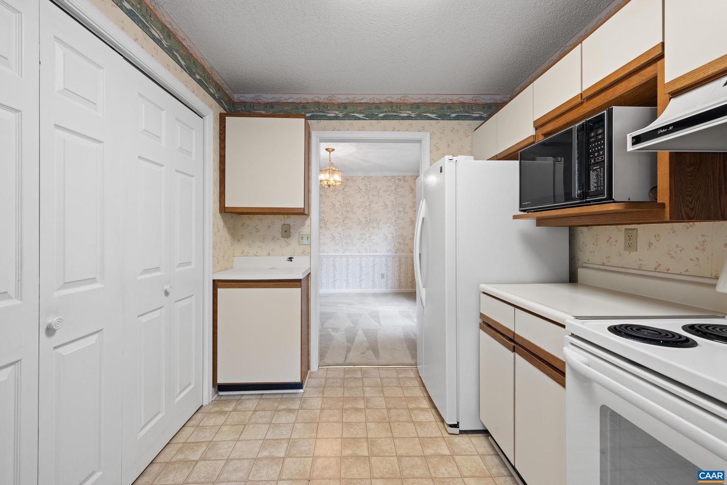 1184 PARTRIDGE LN, CHARLOTTESVILLE, Virginia 22901, 3 Bedrooms Bedrooms, ,3 BathroomsBathrooms,Residential,For sale,1184 PARTRIDGE LN,664253 MLS # 664253