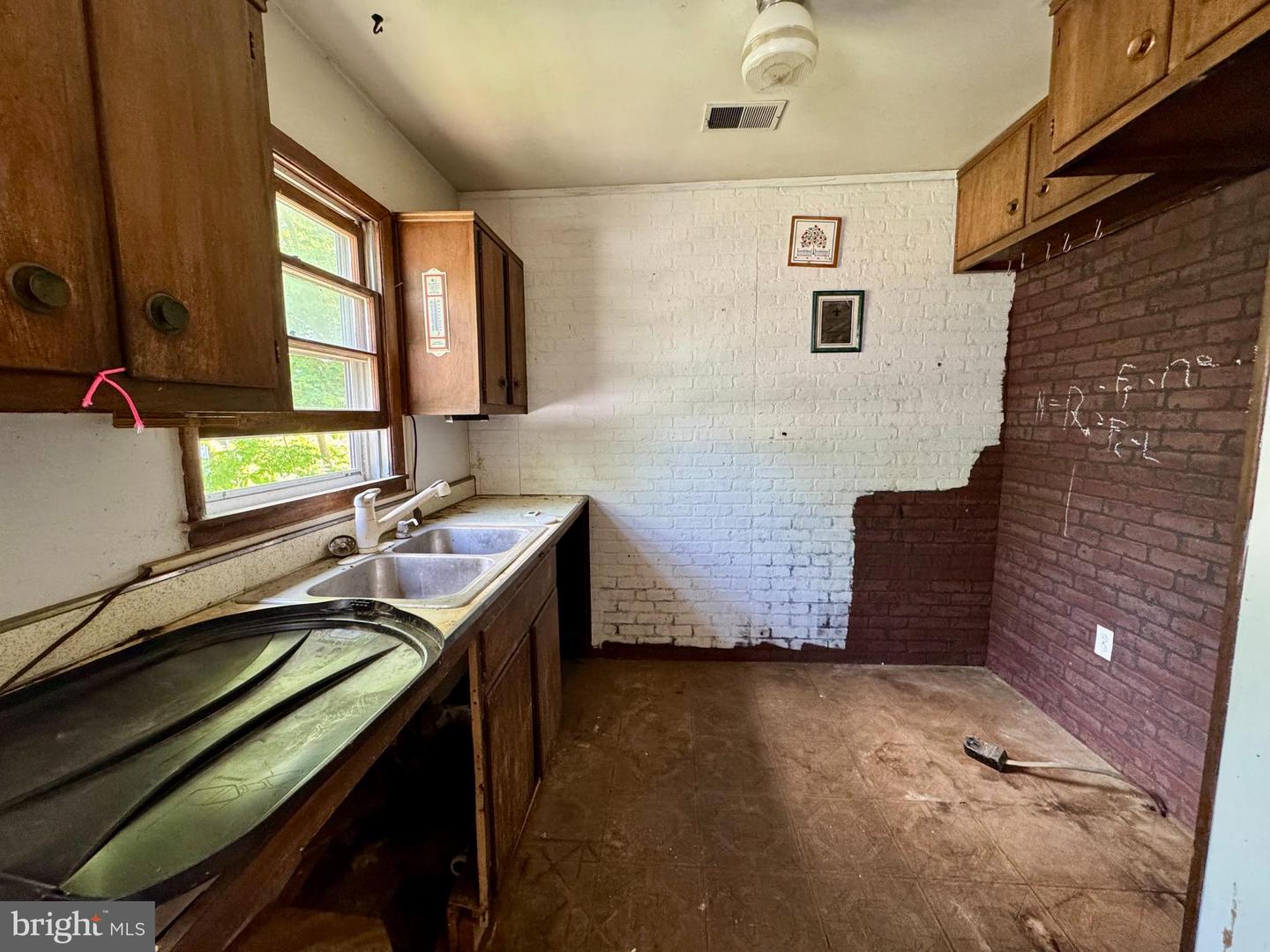13914 MATHEWS DR, WOODBRIDGE, Virginia 22191, 3 Bedrooms Bedrooms, ,1 BathroomBathrooms,Residential,For sale,13914 MATHEWS DR,VAPW2094254 MLS # VAPW2094254