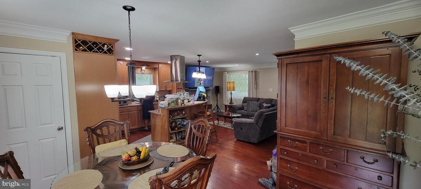 6707 JEROME ST, SPRINGFIELD, Virginia 22150, 5 Bedrooms Bedrooms, ,2 BathroomsBathrooms,Residential,For sale,6707 JEROME ST,VAFX2239516 MLS # VAFX2239516