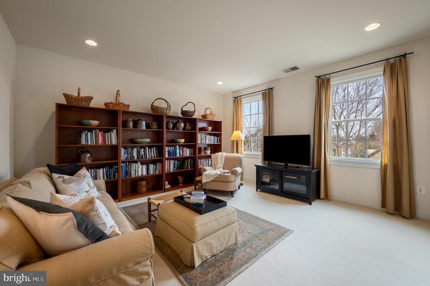 20880 ECKBO DR, LEESBURG, Virginia 20175, 5 Bedrooms Bedrooms, ,4 BathroomsBathrooms,Residential,For sale,20880 ECKBO DR,VALO2095930 MLS # VALO2095930