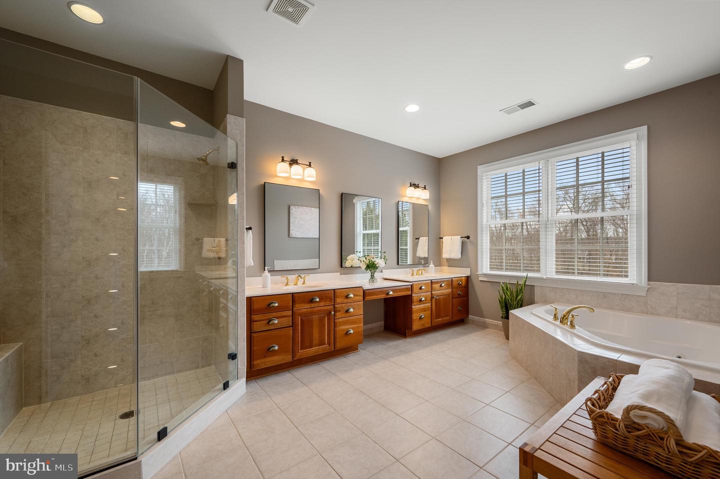 20880 ECKBO DR, LEESBURG, Virginia 20175, 5 Bedrooms Bedrooms, ,4 BathroomsBathrooms,Residential,For sale,20880 ECKBO DR,VALO2095930 MLS # VALO2095930