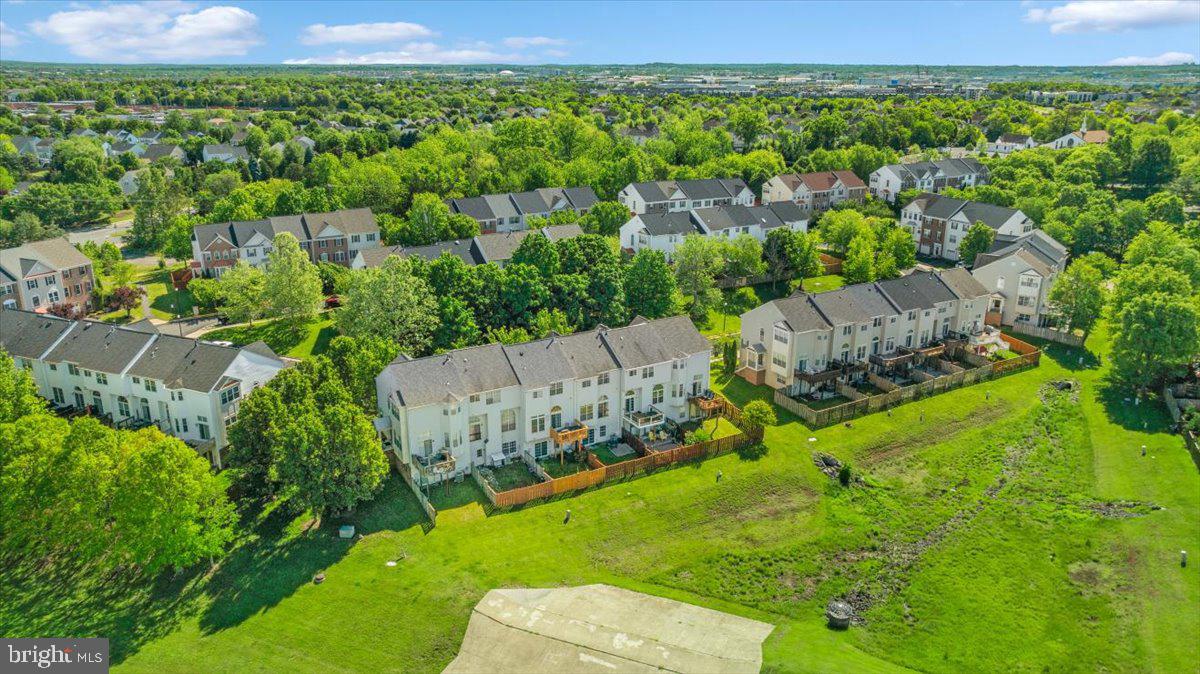21631 KINGS CROSSING TER, ASHBURN, Virginia 20147, 3 Bedrooms Bedrooms, ,2 BathroomsBathrooms,Residential,For sale,21631 KINGS CROSSING TER,VALO2095958 MLS # VALO2095958