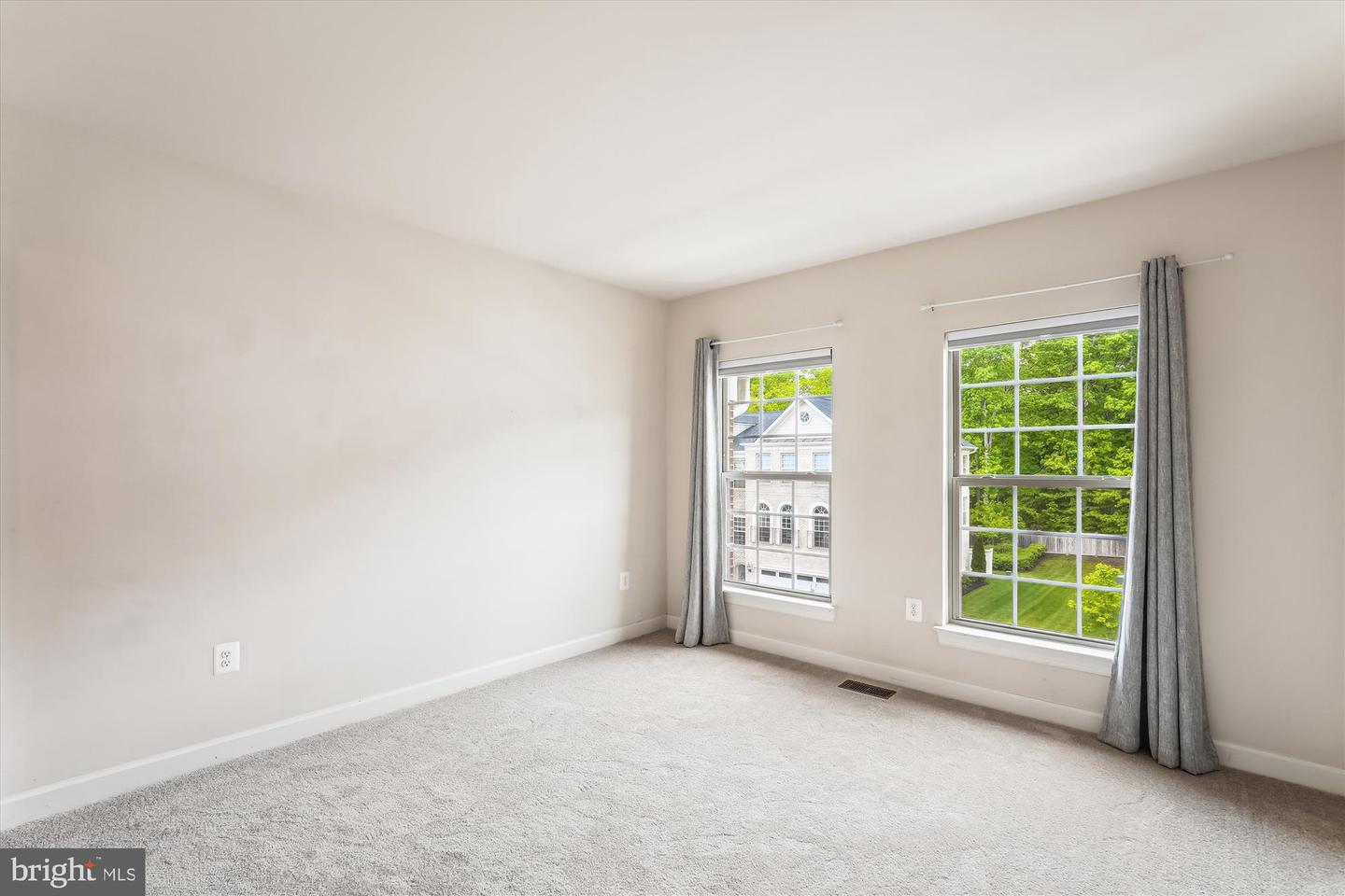 7974 TURTLE CREEK CIR, GAINESVILLE, Virginia 20155, 4 Bedrooms Bedrooms, ,4 BathroomsBathrooms,Residential,For sale,7974 TURTLE CREEK CIR,VAPW2094298 MLS # VAPW2094298