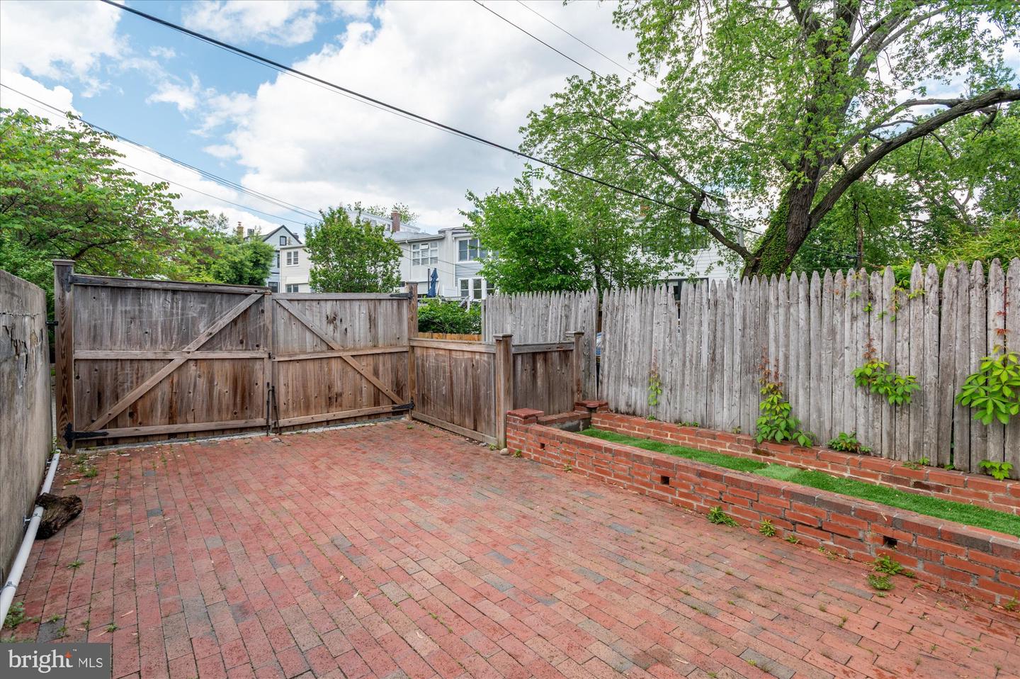 3807 BENTON ST NW, WASHINGTON, District Of Columbia 20007, 4 Bedrooms Bedrooms, ,3 BathroomsBathrooms,Residential,For sale,3807 BENTON ST NW,DCDC2199728 MLS # DCDC2199728
