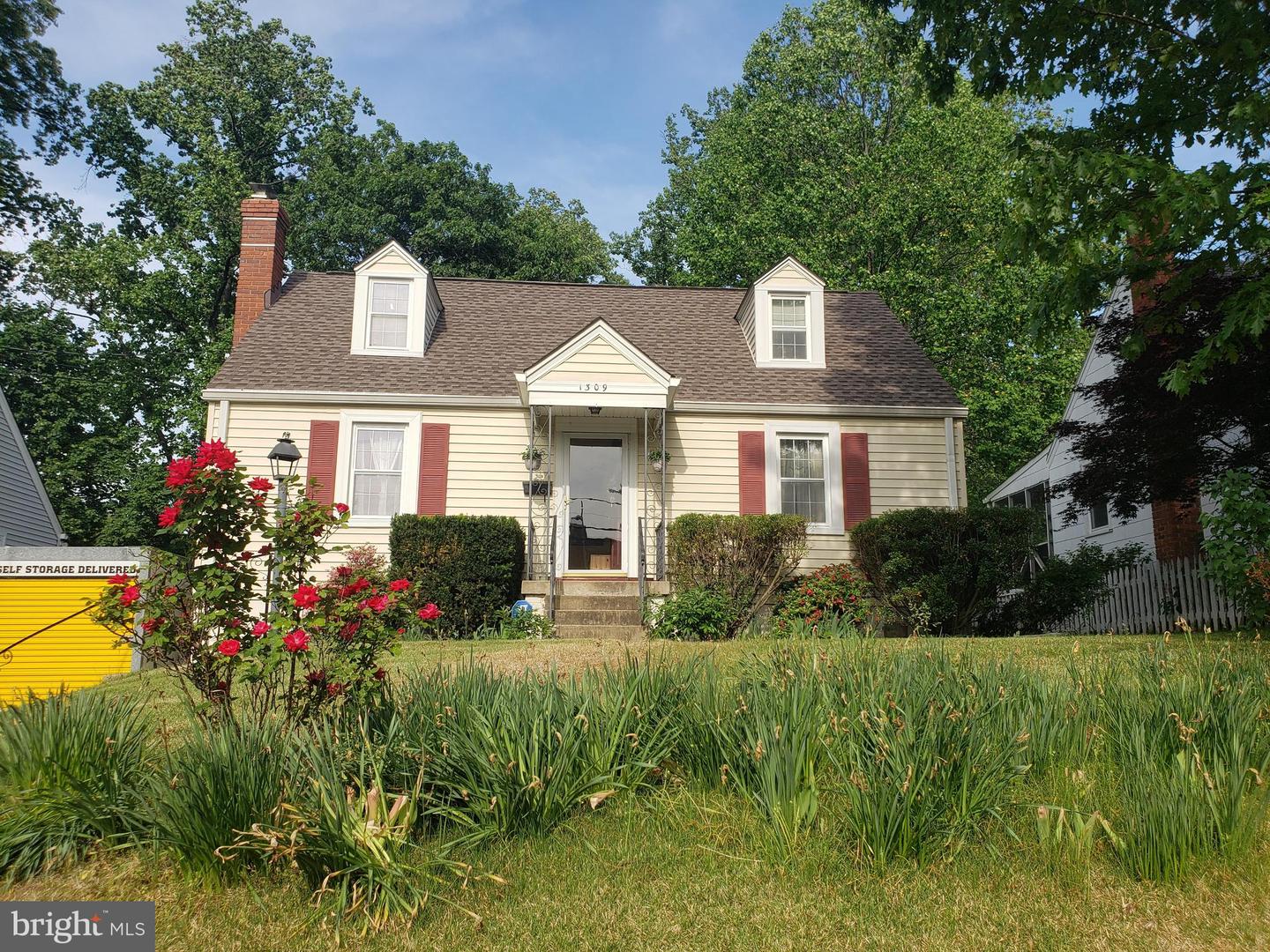 1309 S QUINCY ST, ARLINGTON, Virginia 22204, 4 Bedrooms Bedrooms, 7 Rooms Rooms,2 BathroomsBathrooms,Residential,For sale,1309 S QUINCY ST,VAAR2057258 MLS # VAAR2057258