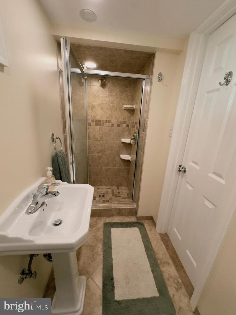1309 S QUINCY ST, ARLINGTON, Virginia 22204, 4 Bedrooms Bedrooms, 7 Rooms Rooms,2 BathroomsBathrooms,Residential,For sale,1309 S QUINCY ST,VAAR2057258 MLS # VAAR2057258