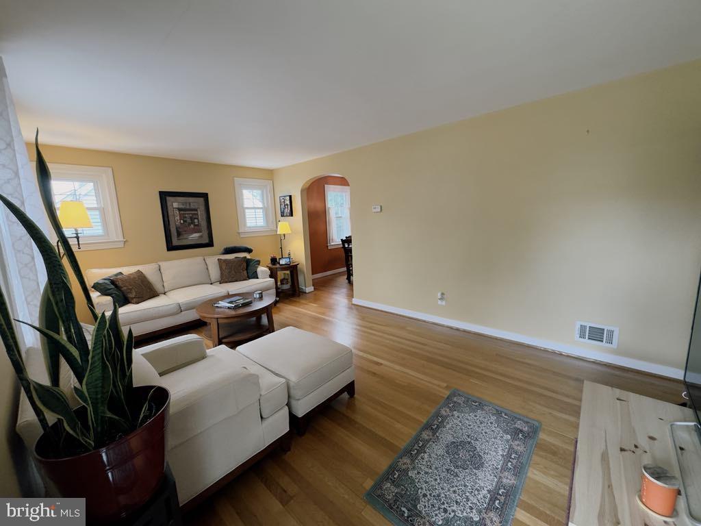 1309 S QUINCY ST, ARLINGTON, Virginia 22204, 4 Bedrooms Bedrooms, 7 Rooms Rooms,2 BathroomsBathrooms,Residential,For sale,1309 S QUINCY ST,VAAR2057258 MLS # VAAR2057258