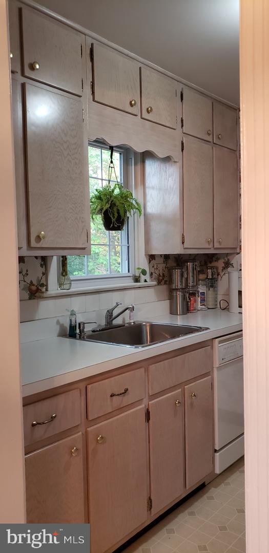 1309 S QUINCY ST, ARLINGTON, Virginia 22204, 4 Bedrooms Bedrooms, 7 Rooms Rooms,2 BathroomsBathrooms,Residential,For sale,1309 S QUINCY ST,VAAR2057258 MLS # VAAR2057258