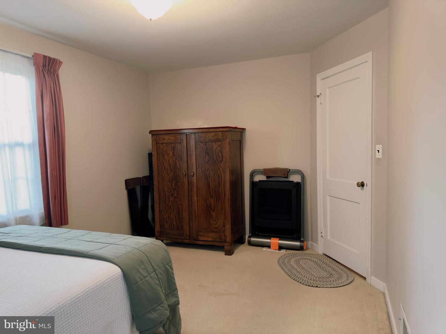 1309 S QUINCY ST, ARLINGTON, Virginia 22204, 4 Bedrooms Bedrooms, 7 Rooms Rooms,2 BathroomsBathrooms,Residential,For sale,1309 S QUINCY ST,VAAR2057258 MLS # VAAR2057258