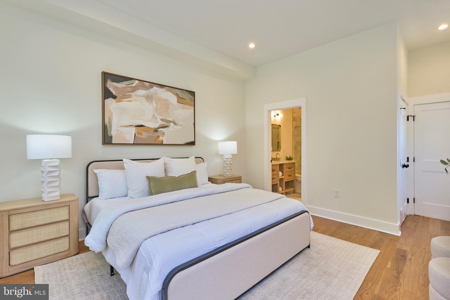 309 M ST NW #B, WASHINGTON, District Of Columbia 20001, 3 Bedrooms Bedrooms, ,2 BathroomsBathrooms,Residential,For sale,309 M ST NW #B,DCDC2199760 MLS # DCDC2199760
