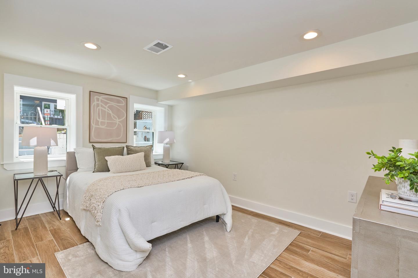 309 M ST NW #B, WASHINGTON, District Of Columbia 20001, 3 Bedrooms Bedrooms, ,2 BathroomsBathrooms,Residential,For sale,309 M ST NW #B,DCDC2199760 MLS # DCDC2199760