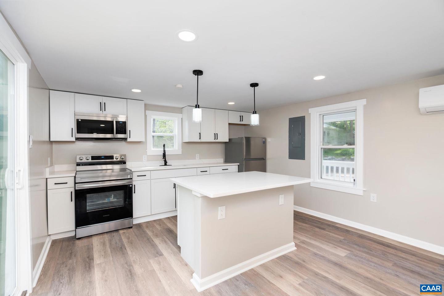 33 BAGBY ST, STAUNTON, Virginia 24401, 2 Bedrooms Bedrooms, ,2 BathroomsBathrooms,Residential,For sale,33 BAGBY ST,664272 MLS # 664272