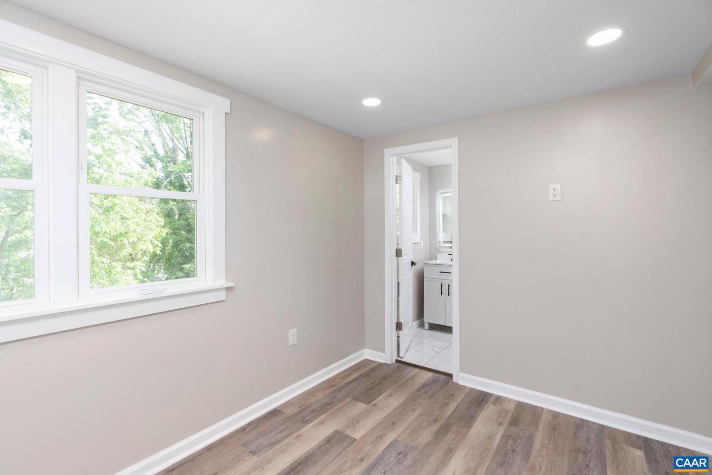33 BAGBY ST, STAUNTON, Virginia 24401, 2 Bedrooms Bedrooms, ,2 BathroomsBathrooms,Residential,For sale,33 BAGBY ST,664272 MLS # 664272