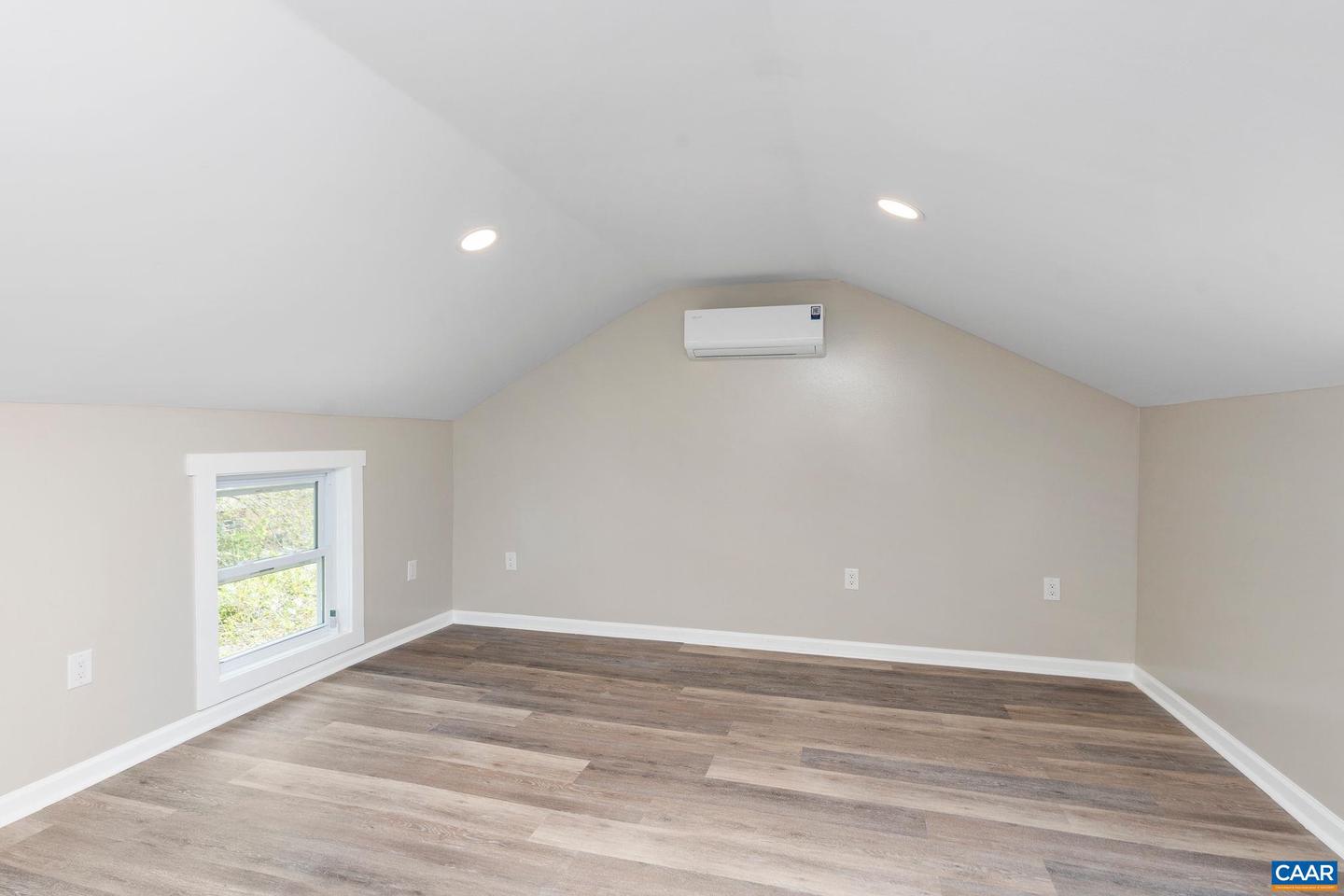 33 BAGBY ST, STAUNTON, Virginia 24401, 2 Bedrooms Bedrooms, ,2 BathroomsBathrooms,Residential,For sale,33 BAGBY ST,664272 MLS # 664272
