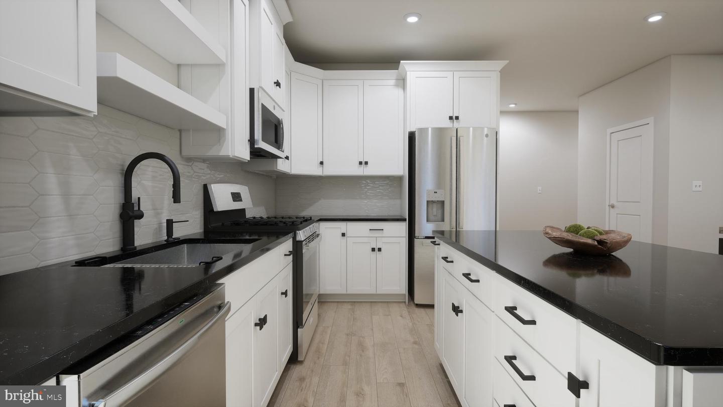 43296 FARRINGDON SQ, BROADLANDS, Virginia 20148, 3 Bedrooms Bedrooms, ,2 BathroomsBathrooms,Residential,For sale,43296 FARRINGDON SQ,VALO2095940 MLS # VALO2095940