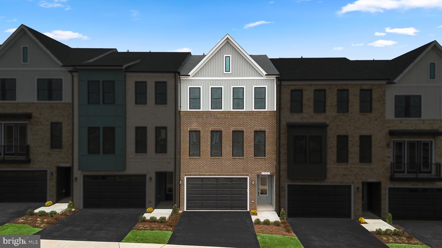 44482 LOWESTOFT SQ, ASHBURN, Virginia 20147, 3 Bedrooms Bedrooms, ,2 BathroomsBathrooms,Residential,For sale,44482 LOWESTOFT SQ,VALO2095942 MLS # VALO2095942