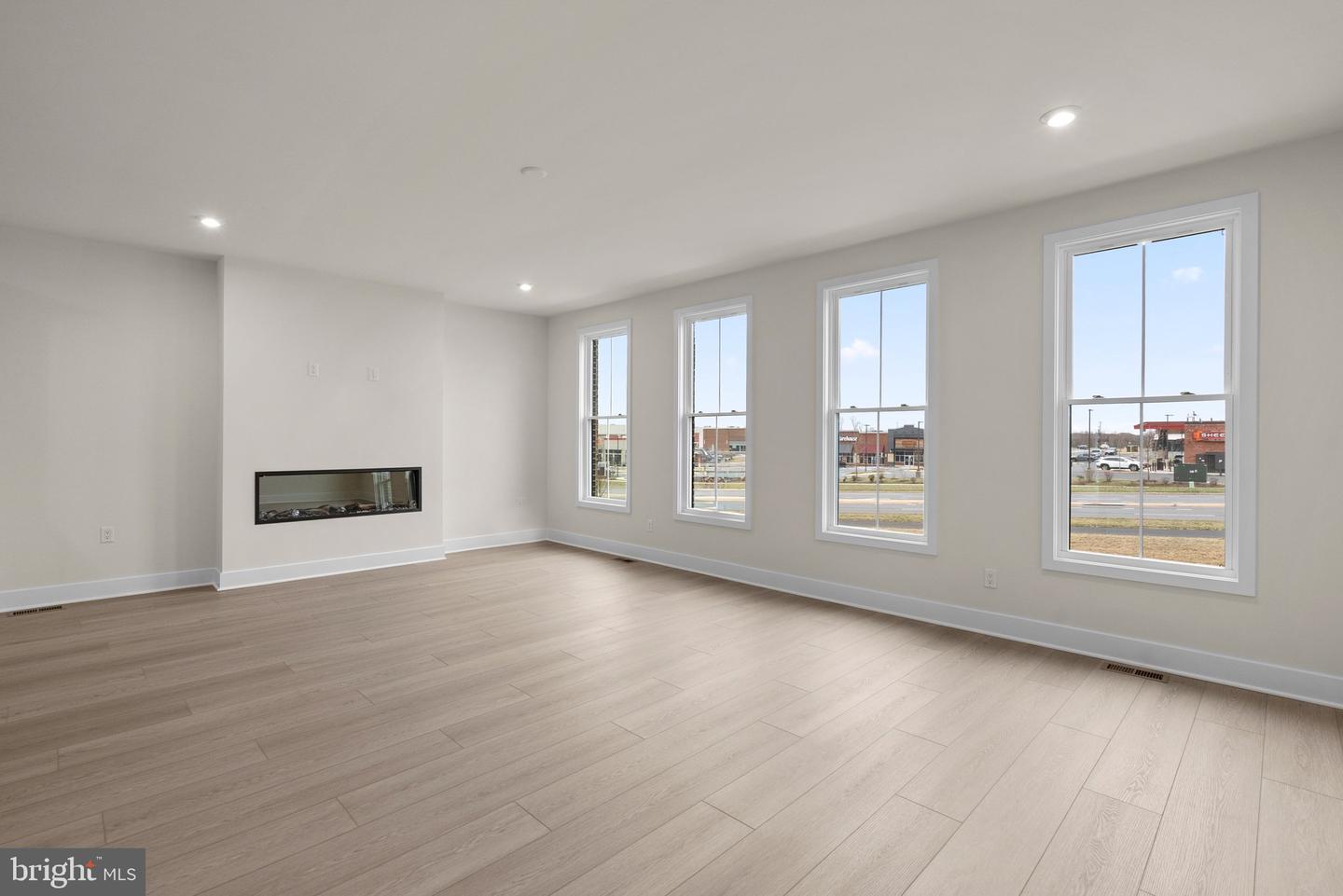 44482 LOWESTOFT SQ, ASHBURN, Virginia 20147, 3 Bedrooms Bedrooms, ,2 BathroomsBathrooms,Residential,For sale,44482 LOWESTOFT SQ,VALO2095942 MLS # VALO2095942