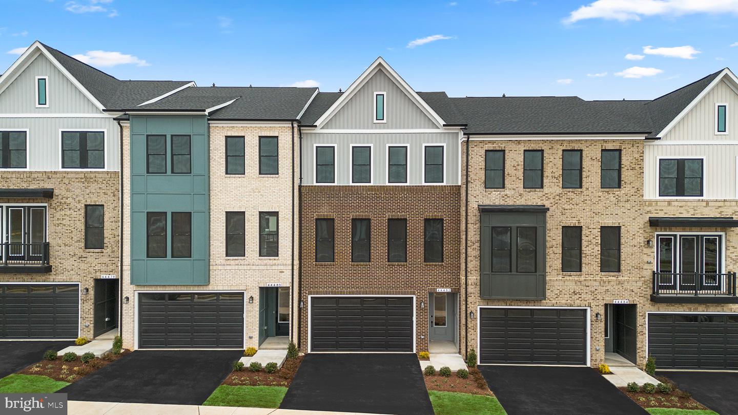 44482 LOWESTOFT SQ, ASHBURN, Virginia 20147, 3 Bedrooms Bedrooms, ,2 BathroomsBathrooms,Residential,For sale,44482 LOWESTOFT SQ,VALO2095942 MLS # VALO2095942