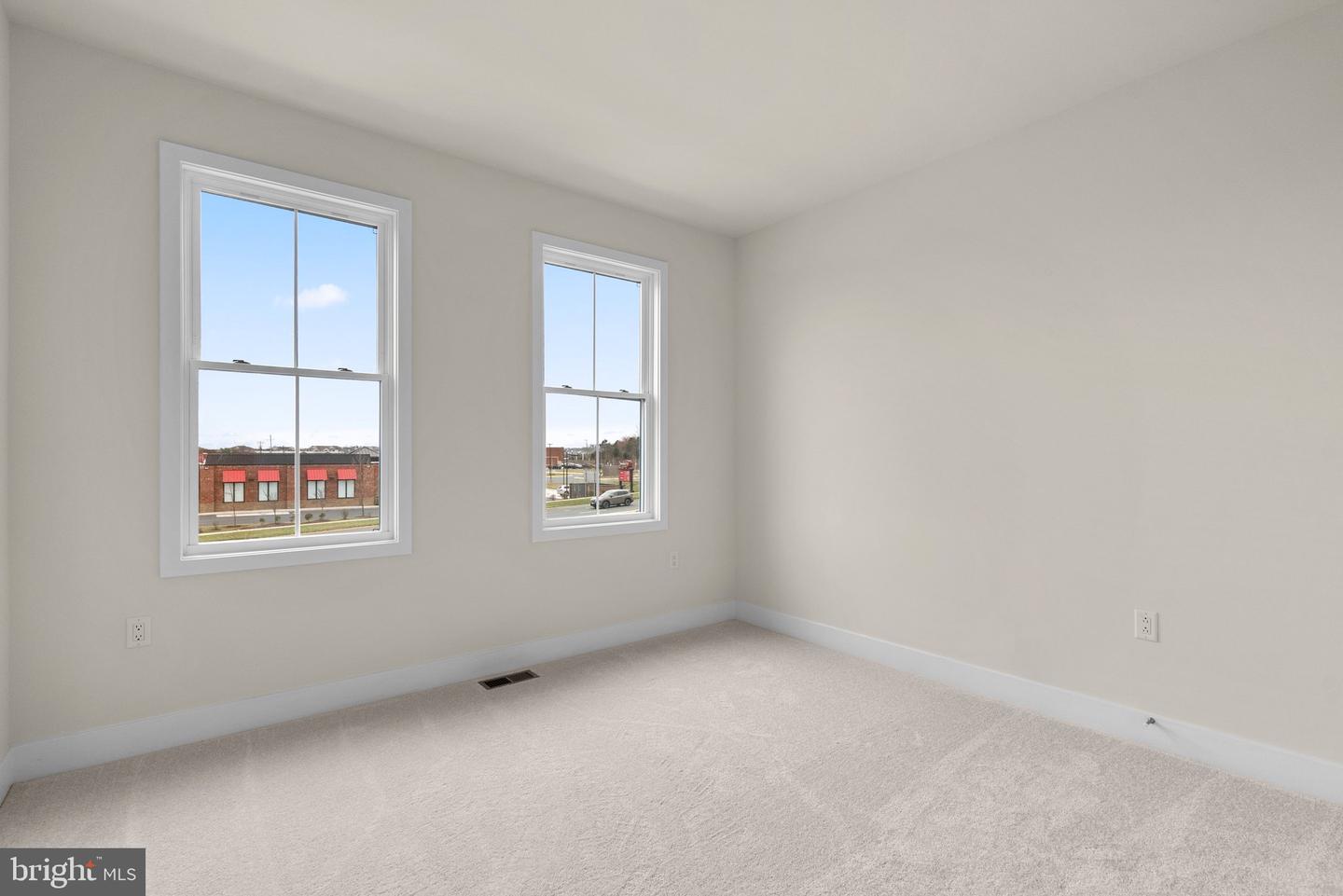 44482 LOWESTOFT SQ, ASHBURN, Virginia 20147, 3 Bedrooms Bedrooms, ,2 BathroomsBathrooms,Residential,For sale,44482 LOWESTOFT SQ,VALO2095942 MLS # VALO2095942