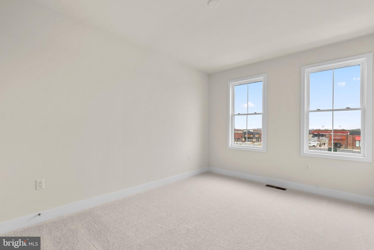 44482 LOWESTOFT SQ, ASHBURN, Virginia 20147, 3 Bedrooms Bedrooms, ,2 BathroomsBathrooms,Residential,For sale,44482 LOWESTOFT SQ,VALO2095942 MLS # VALO2095942