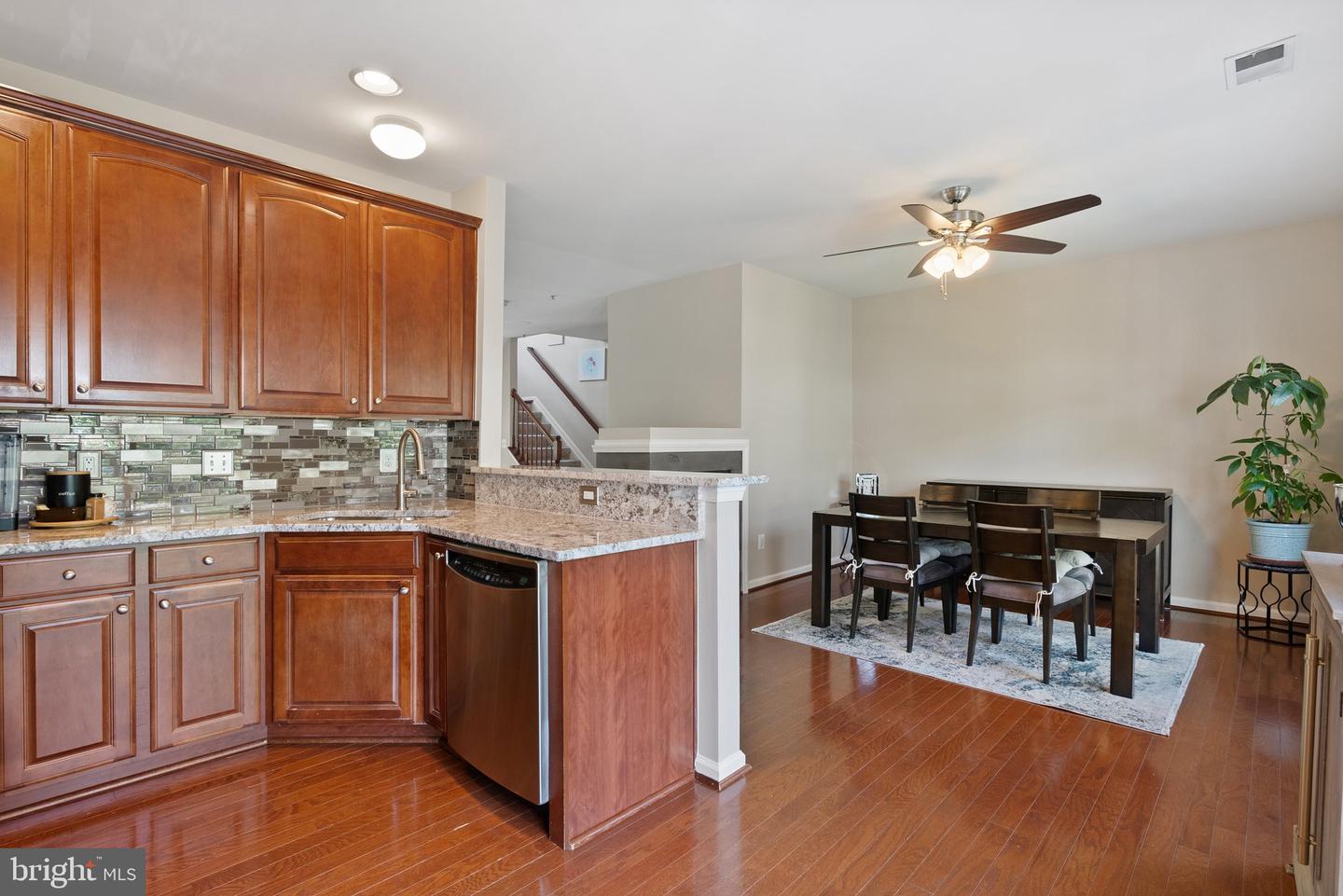 4463-B BEACON GROVE CIR #702B, FAIRFAX, Virginia 22033, 3 Bedrooms Bedrooms, ,2 BathroomsBathrooms,Residential,For sale,4463-B BEACON GROVE CIR #702B,VAFX2239558 MLS # VAFX2239558