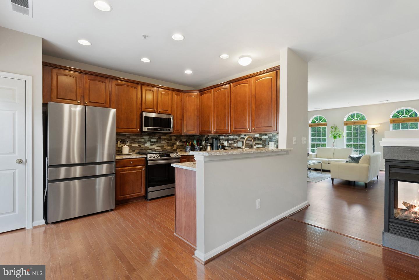4463-B BEACON GROVE CIR #702B, FAIRFAX, Virginia 22033, 3 Bedrooms Bedrooms, ,2 BathroomsBathrooms,Residential,For sale,4463-B BEACON GROVE CIR #702B,VAFX2239558 MLS # VAFX2239558