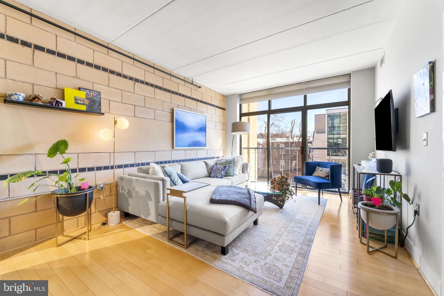 1529 14TH ST NW #309, WASHINGTON, District Of Columbia 20005, 1 Bedroom Bedrooms, ,1 BathroomBathrooms,Residential,For sale,1529 14TH ST NW #309,DCDC2199696 MLS # DCDC2199696